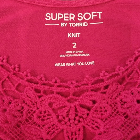 Torrid 2 Super Soft Hot Pink sleeveless top - Picture 2 of 10